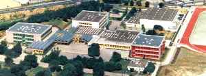 Dieses Bild zeigt eine Luftaufnahme der Gebäude der Gustav Heinemann Gesamtschule.