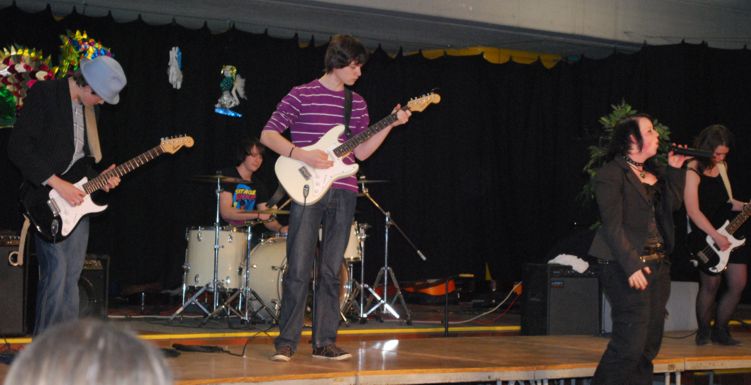 Band1.jpg Band1.jpg