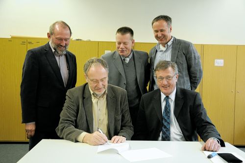 Vertragsunterzeichnung